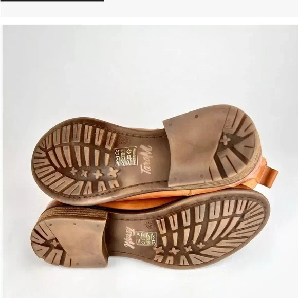 Tara M. Tan Leather Boots with Cap Toe Detailing, women’s size 8 - Picture 3 of 5